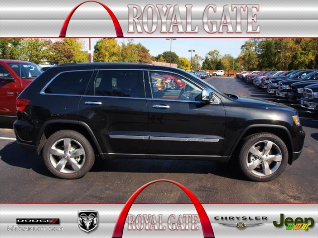 2013 Grand Cherokee Overland 4x4 - Brilliant Black Crystal Pearl / Black photo #1