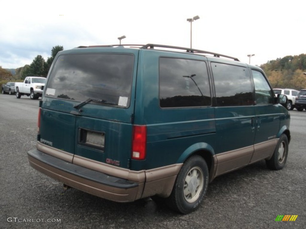 1999 Safari SLE AWD - Forest Green Metallic / Neutral photo #6