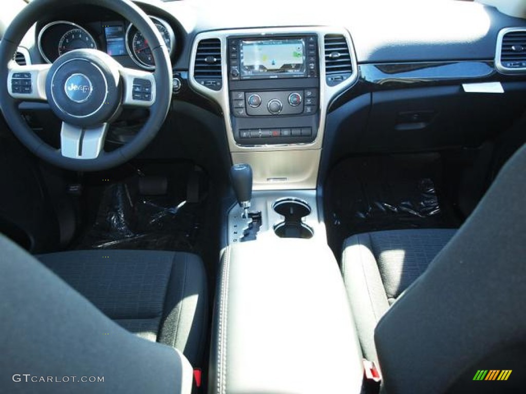 2013 Grand Cherokee Laredo 4x4 - Bright Silver Metallic / Black photo #3
