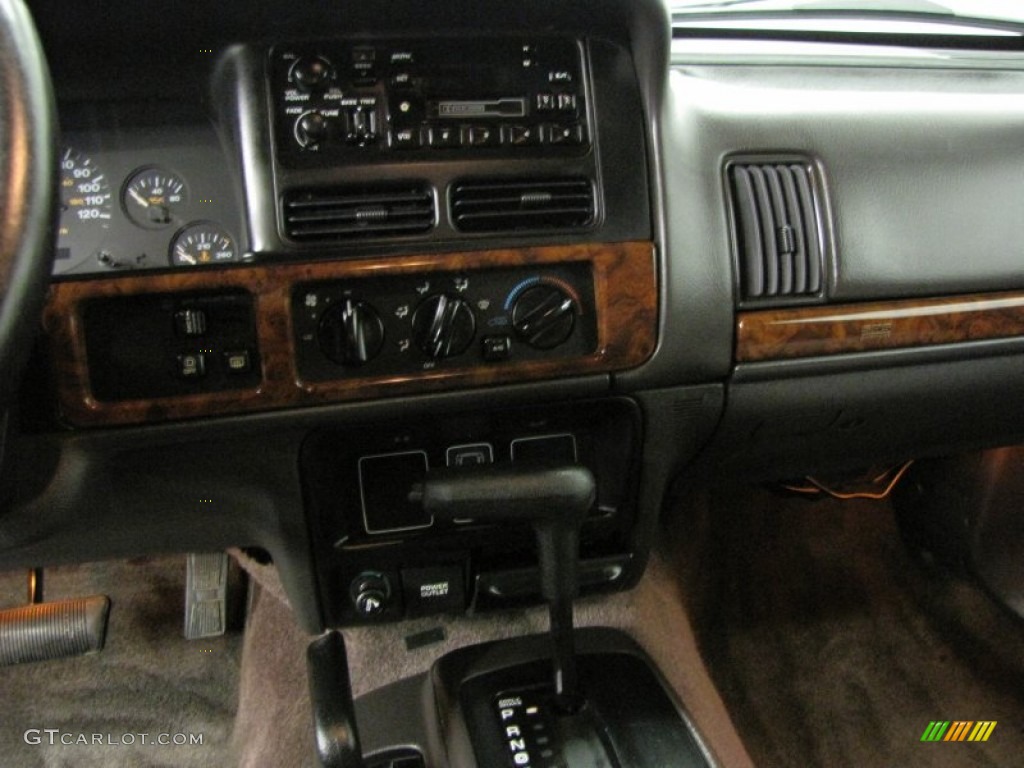 1996 Grand Cherokee Laredo 4x4 - Black / Agate photo #23