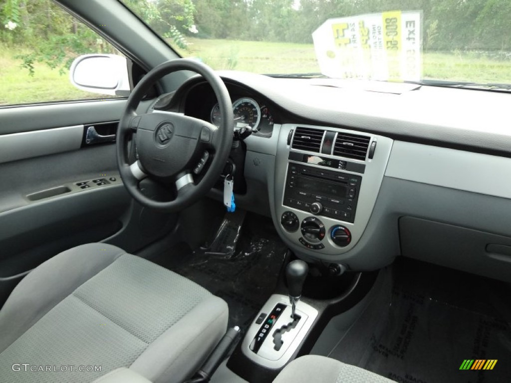 2008 Forenza  - Absolute White / Grey photo #11