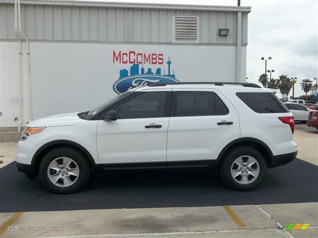 2013 Explorer FWD - Oxford White / Medium Light Stone photo #2