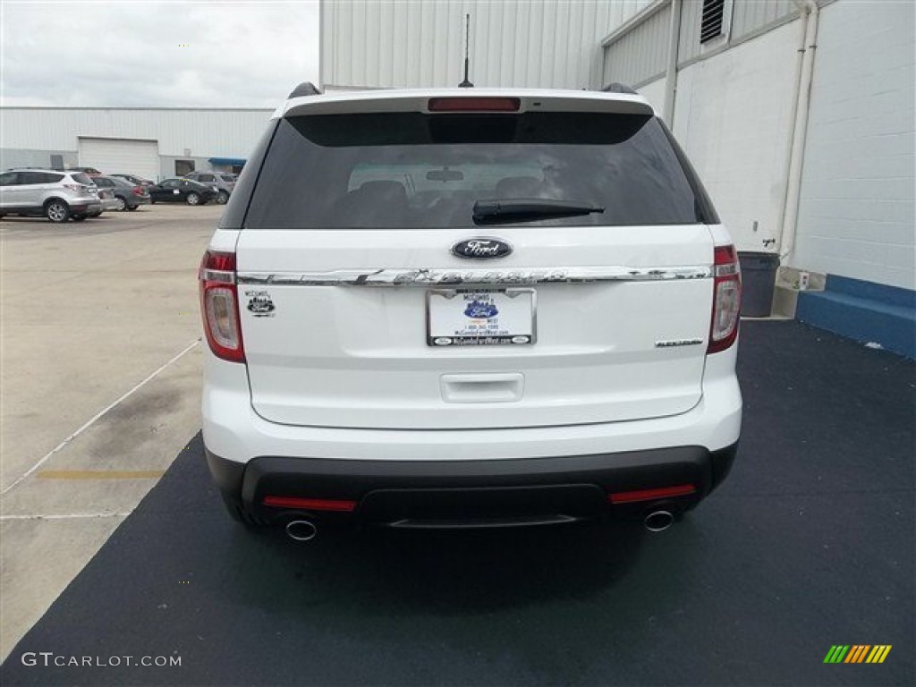 2013 Explorer FWD - Oxford White / Medium Light Stone photo #4