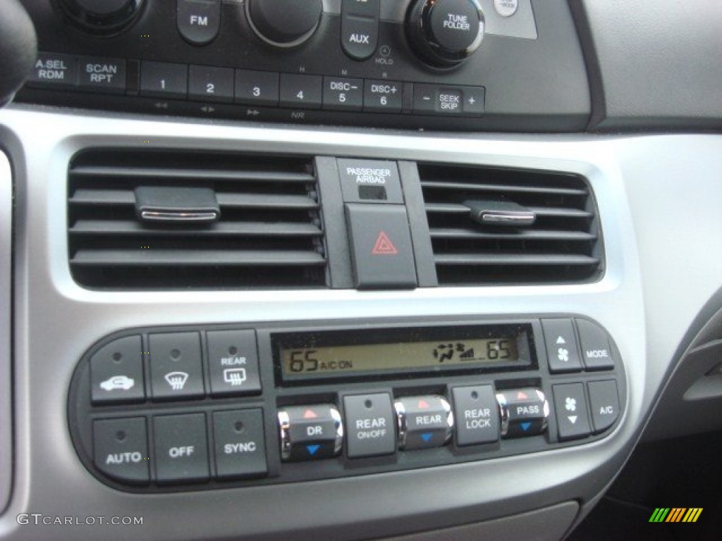 2009 Honda Odyssey EX Controls Photo #72038031