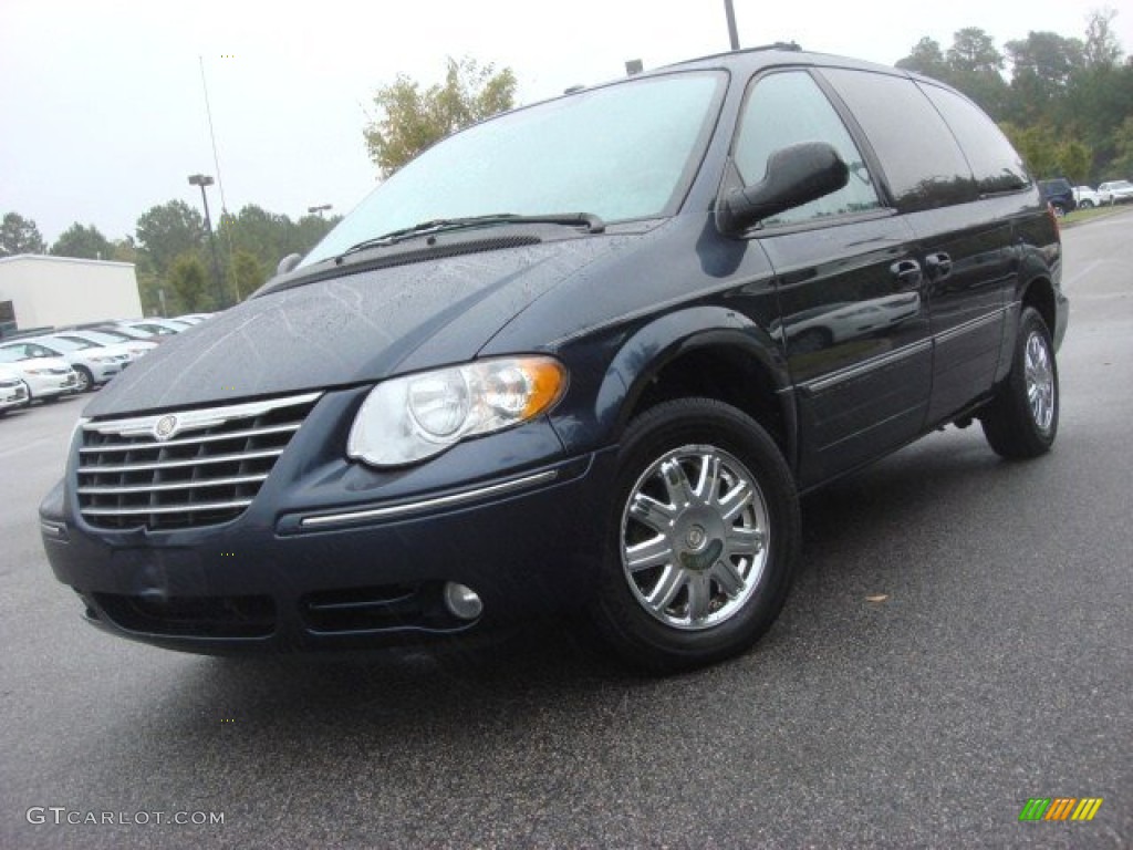 2007 Town & Country Limited - Modern Blue Pearl / Medium Slate Gray photo #1