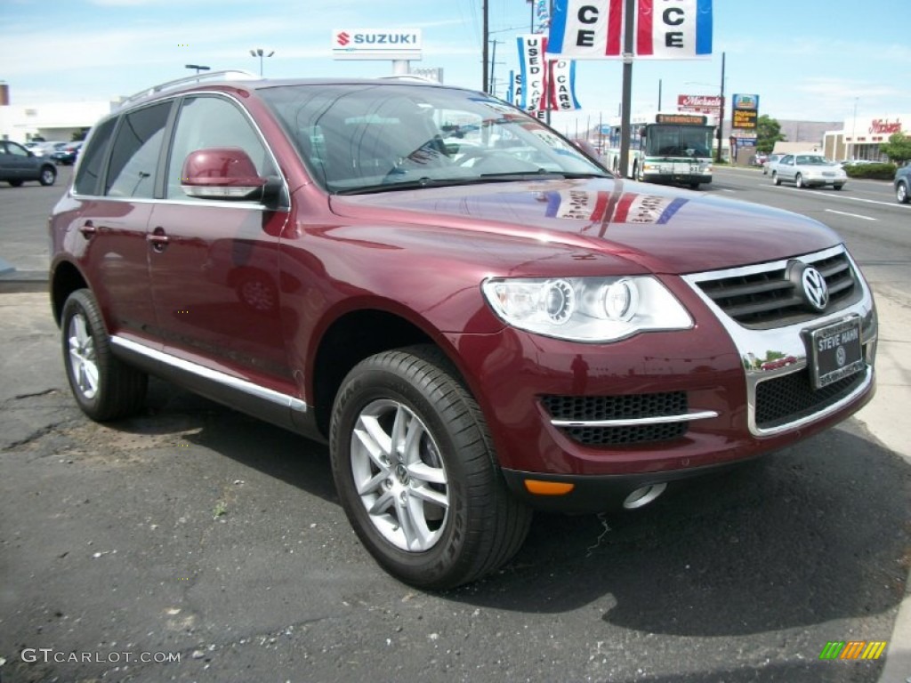 Cranberry Red Metallic Volkswagen Touareg 2