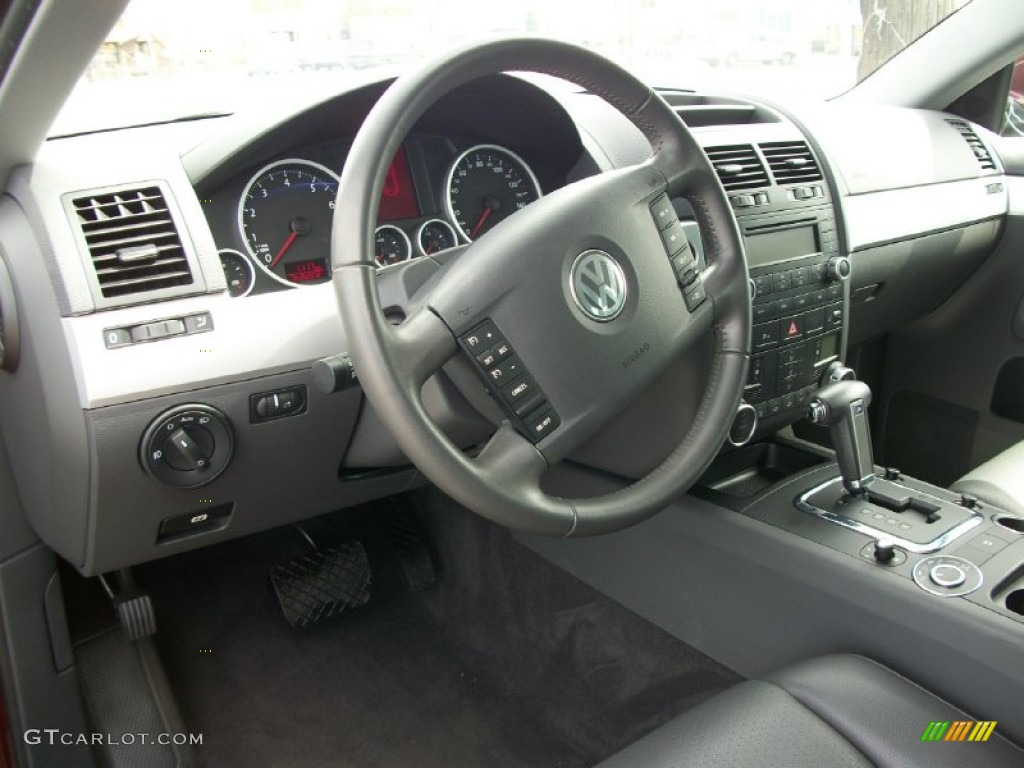 2009 Touareg 2 VR6 - Cranberry Red Metallic / Anthracite photo #3