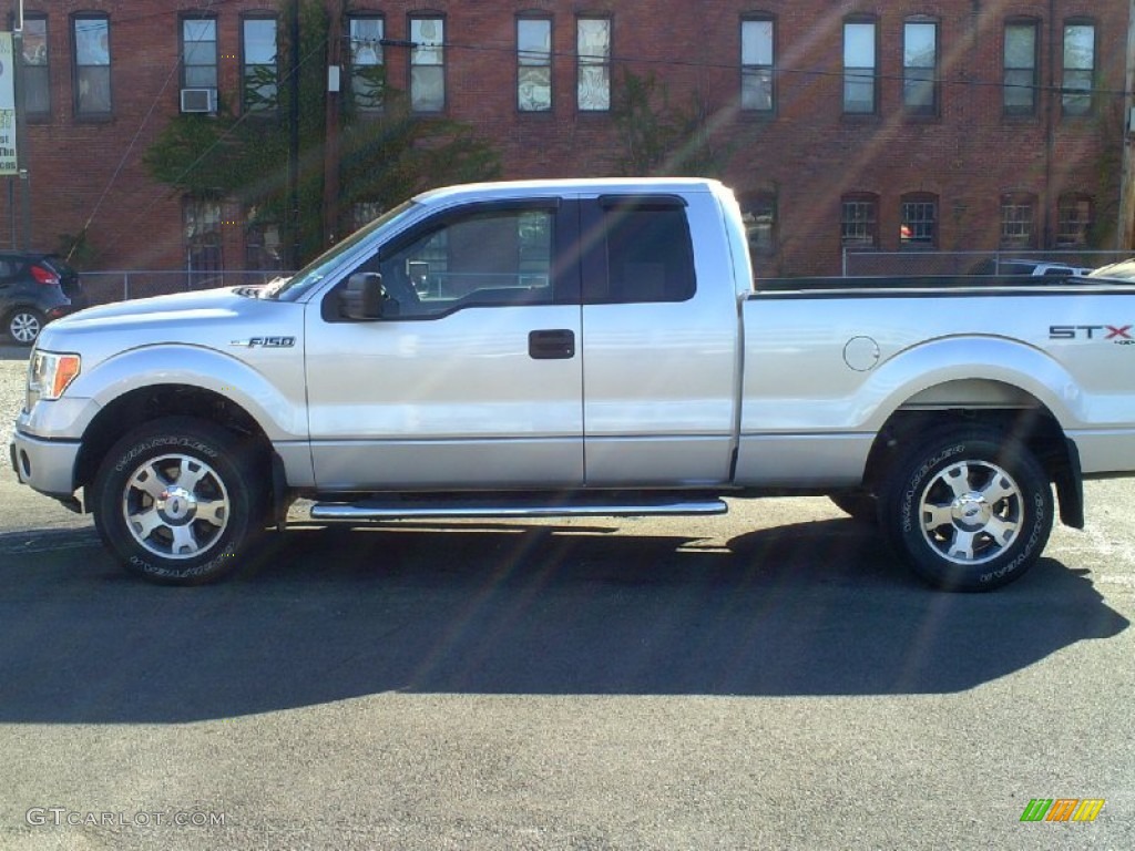 2010 F150 STX SuperCab 4x4 - Ingot Silver Metallic / Medium Stone photo #5