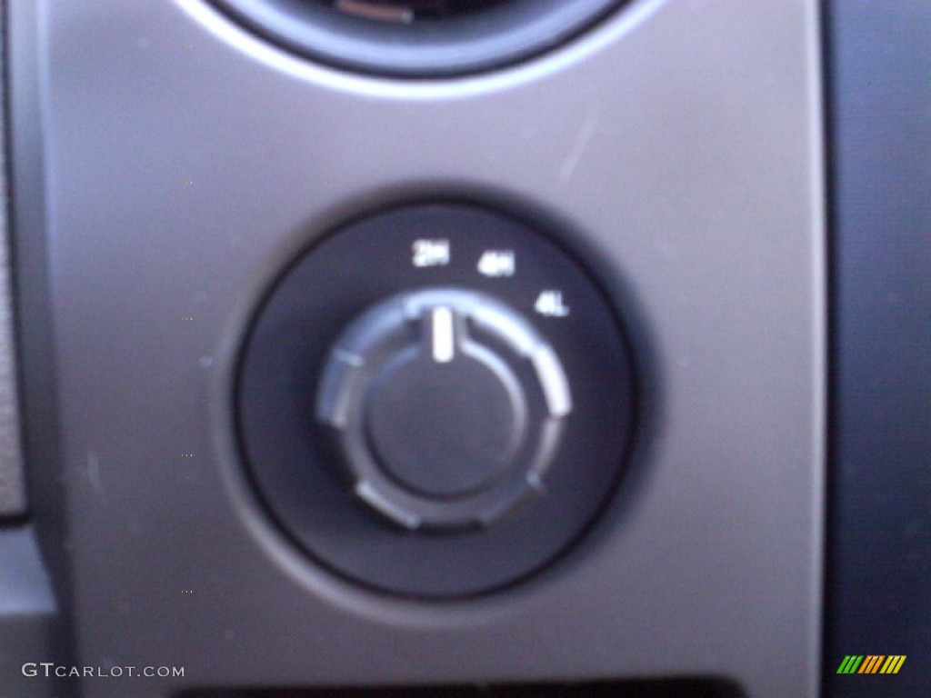 2010 F150 STX SuperCab 4x4 - Ingot Silver Metallic / Medium Stone photo #22