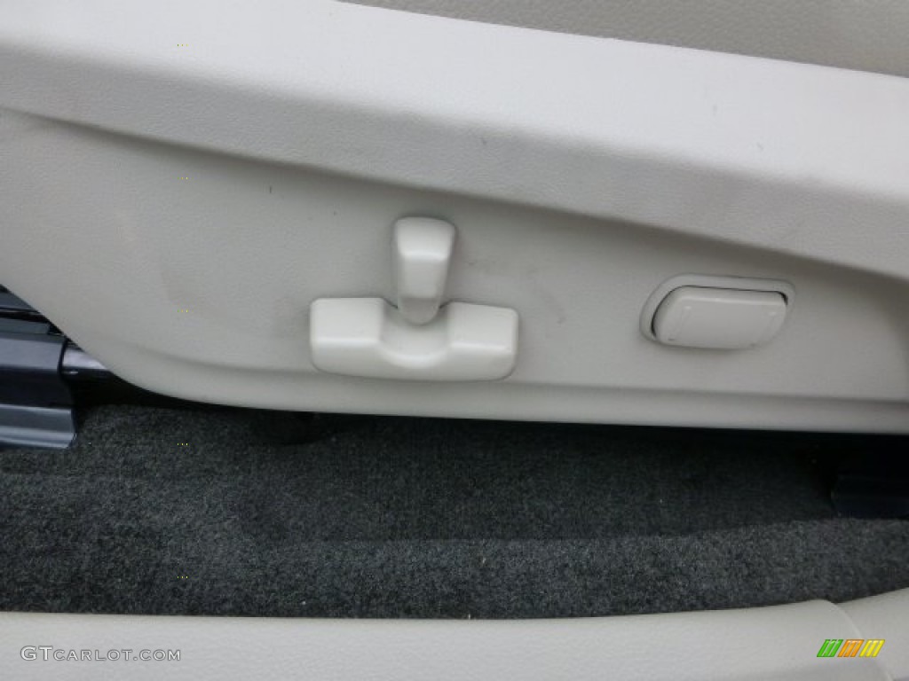 Ivory Interior 2013 Subaru Legacy 2.5i Limited Photo #72046756