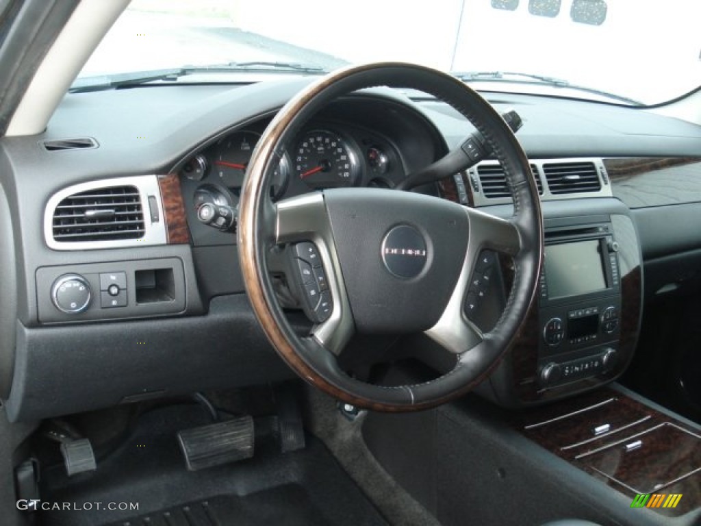 2007 GMC Yukon Denali AWD Ebony Black Steering Wheel Photo #72047221