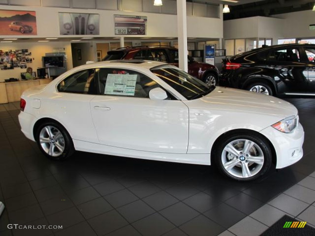 2013 1 Series 128i Coupe - Alpine White / Savanna Beige photo #2