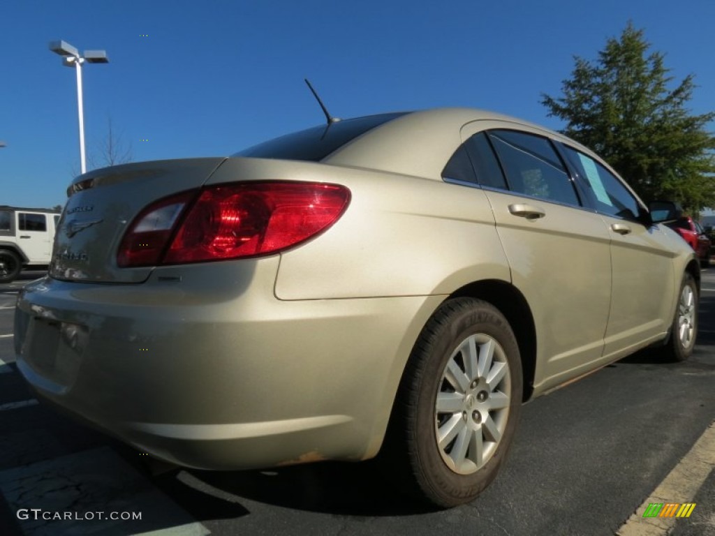 2010 Sebring Touring Sedan - White Gold / Dark Slate Gray photo #3