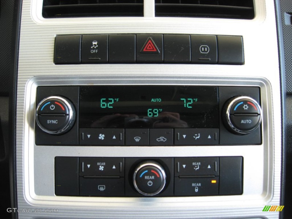 2010 Dodge Journey SXT Controls Photo #72053488