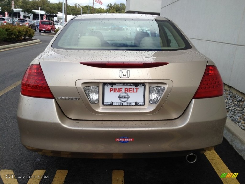 2006 Accord EX Sedan - Desert Mist Metallic / Ivory photo #6
