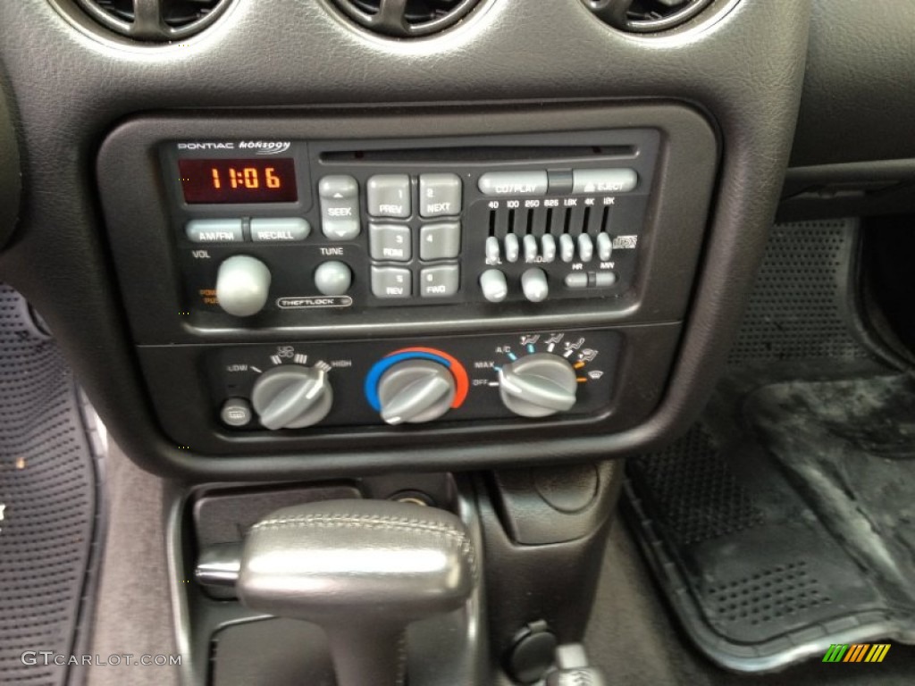 2002 Pontiac Firebird Coupe Controls Photo #72056971