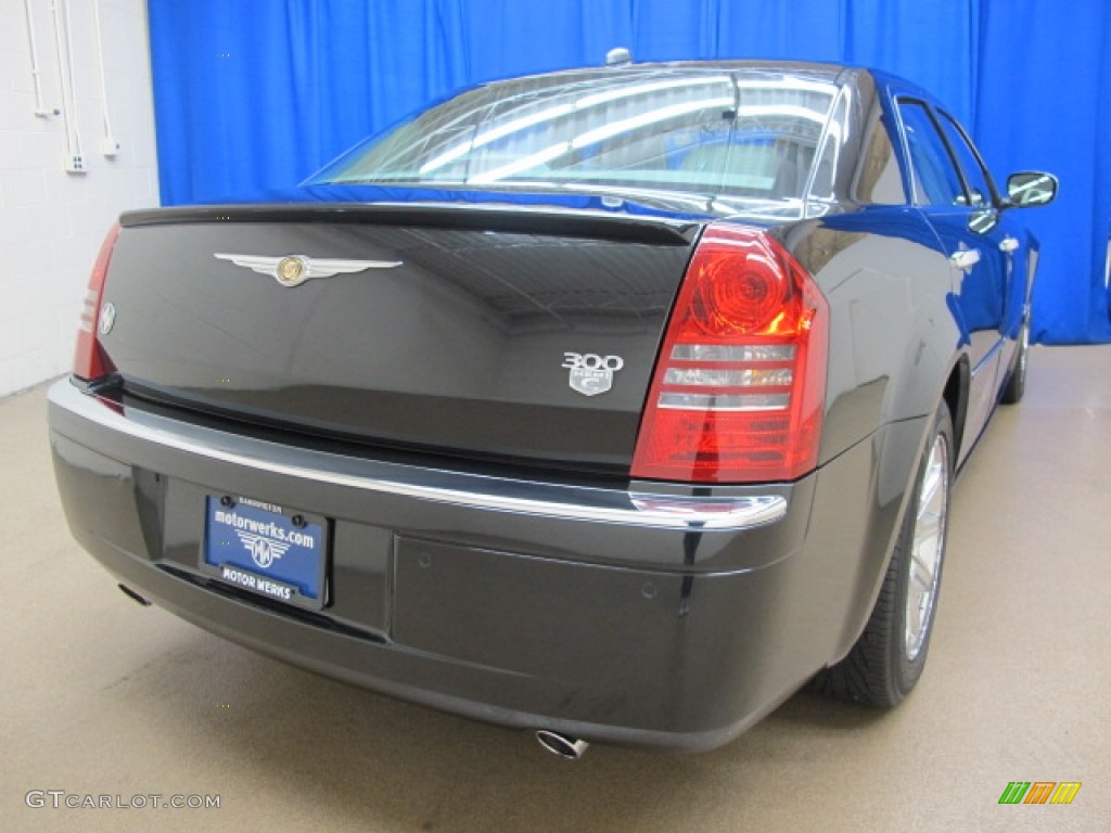 2005 300 C HEMI - Brilliant Black Crystal Pearl / Dark Slate Gray/Medium Slate Gray photo #9