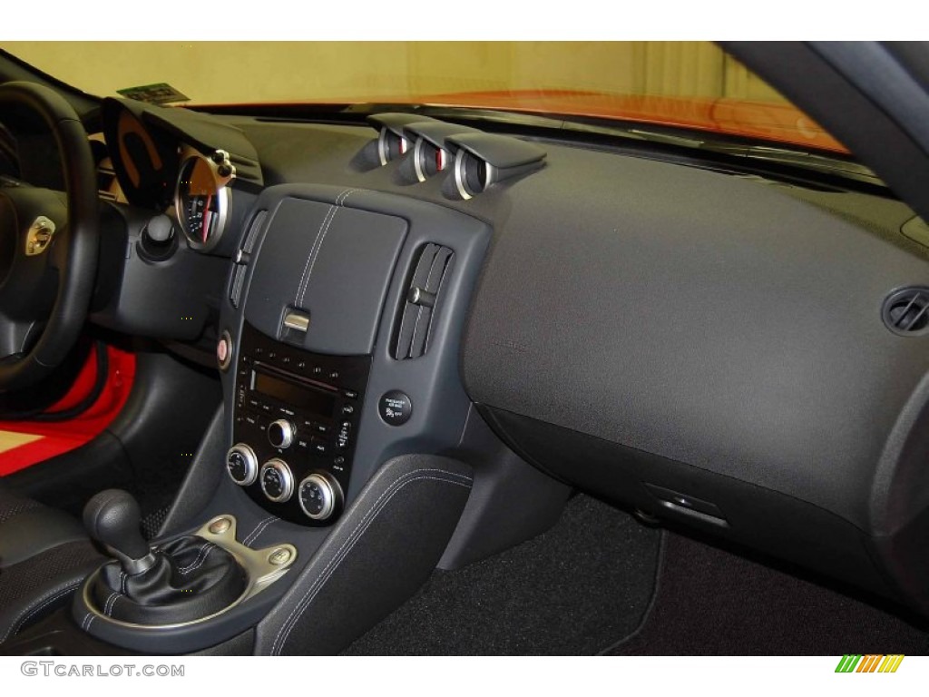 2011 Nissan 370Z Sport Touring Coupe Dashboard Photos