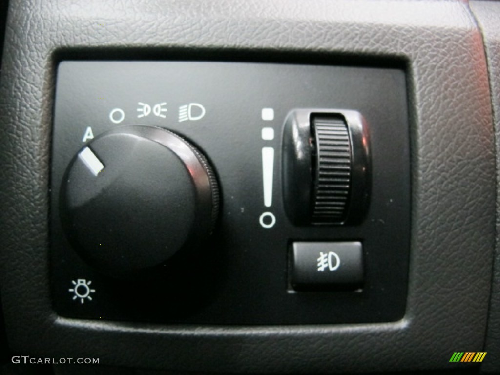 2005 Chrysler 300 C HEMI Controls Photo #72061109