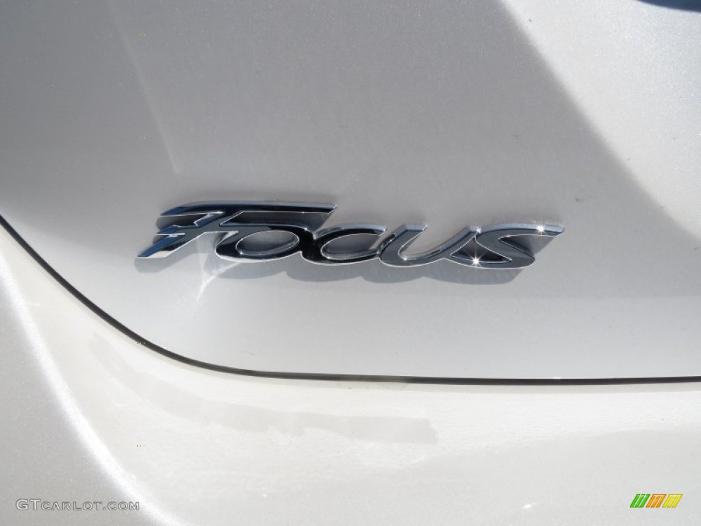 2013 Ford Focus Electric Hatchback Marks and Logos Photos