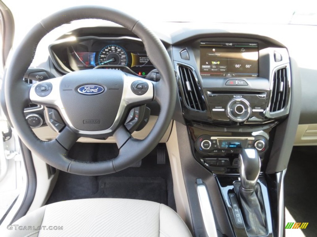 2013 Ford Focus Electric Hatchback Dashboard Photos