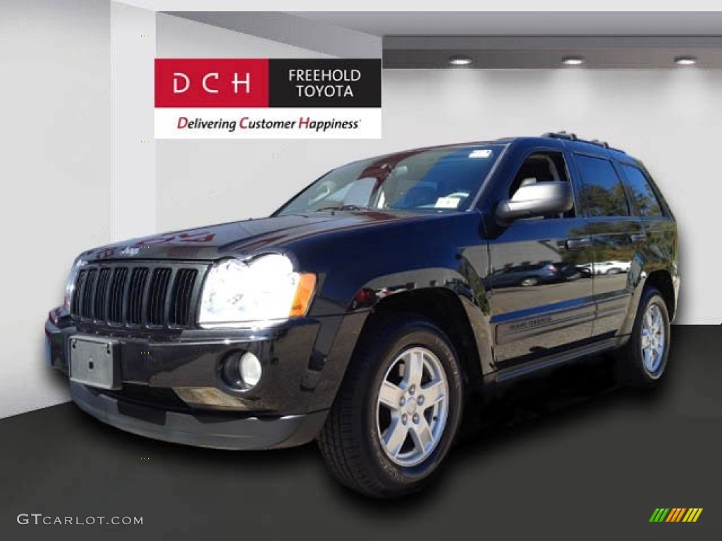 2005 Grand Cherokee Laredo 4x4 - Black / Medium Slate Gray photo #1