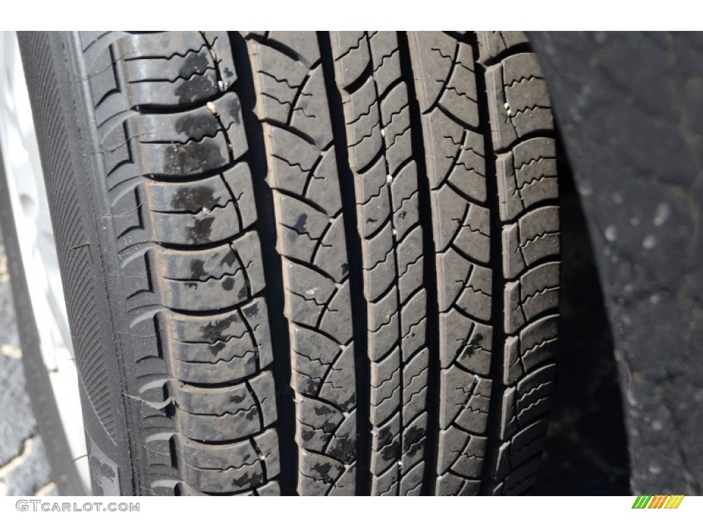 2011 Escape XLT V6 - Tuxedo Black Metallic / Charcoal Black photo #10