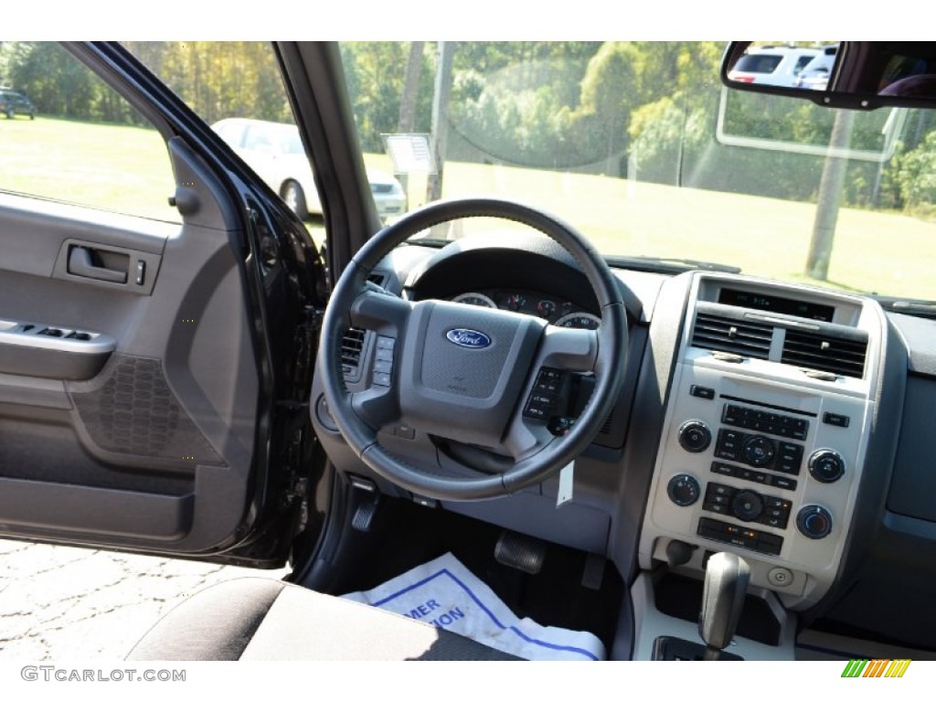 2011 Escape XLT V6 - Tuxedo Black Metallic / Charcoal Black photo #13