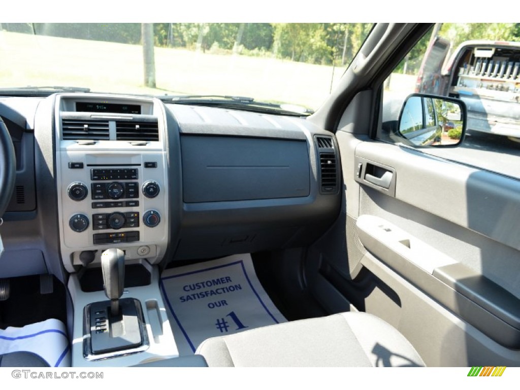 2011 Escape XLT V6 - Tuxedo Black Metallic / Charcoal Black photo #15