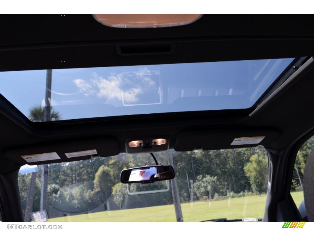 2011 Escape XLT V6 - Tuxedo Black Metallic / Charcoal Black photo #17