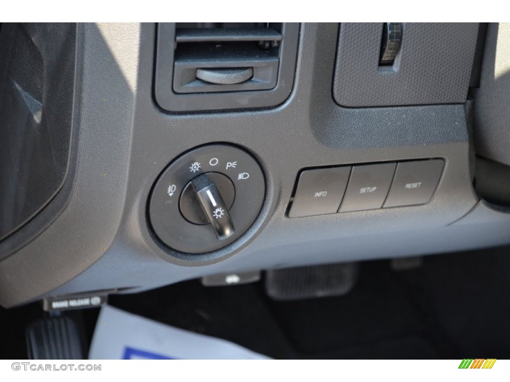 2011 Escape XLT V6 - Tuxedo Black Metallic / Charcoal Black photo #21