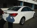 Summit White - Cruze LS Photo No. 8