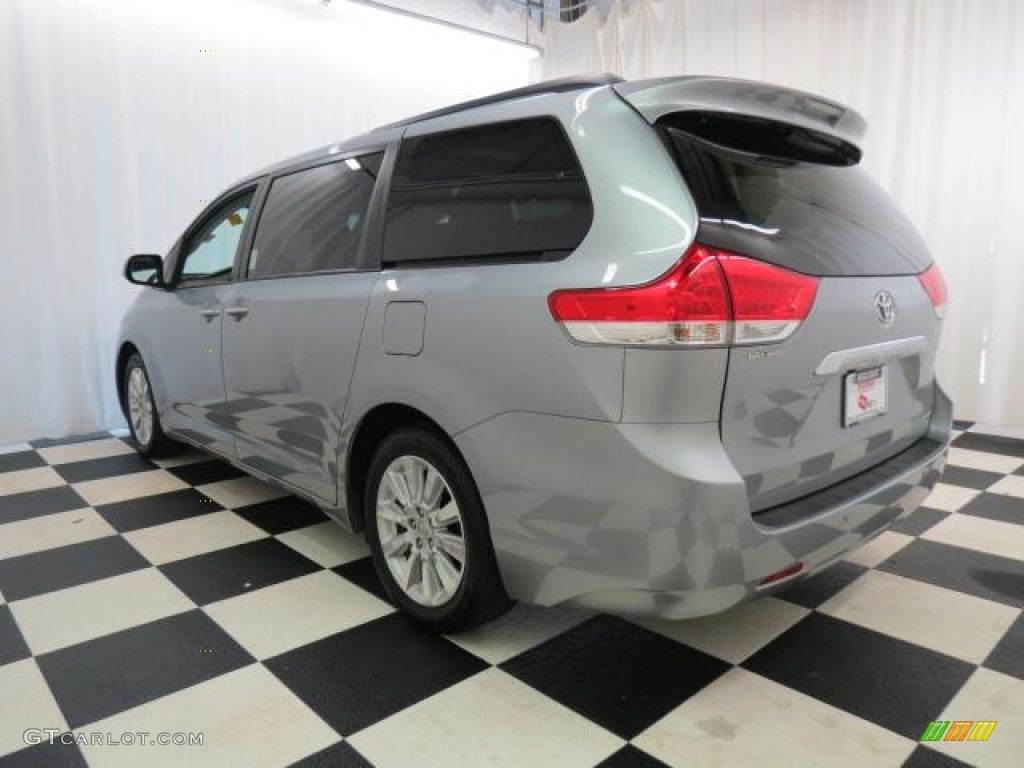 2011 Sienna XLE - Silver Sky Metallic / Light Gray photo #32