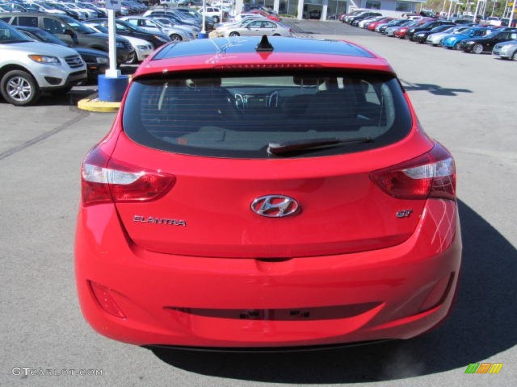 2013 Elantra GT - Volcanic Red / Beige photo #4