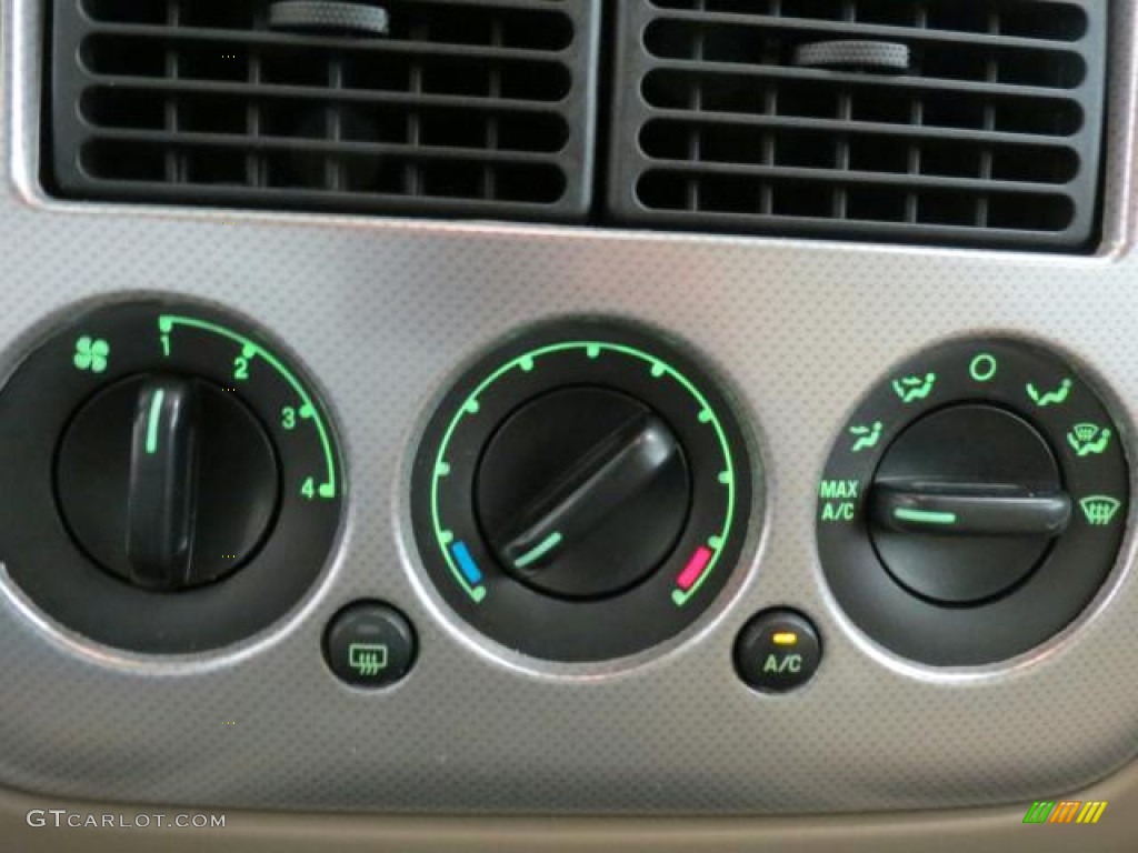 2005 Mercury Mountaineer V6 Controls Photos