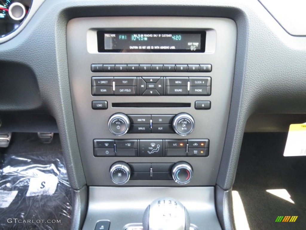 2013 Ford Mustang GT Coupe Controls Photo #72077347