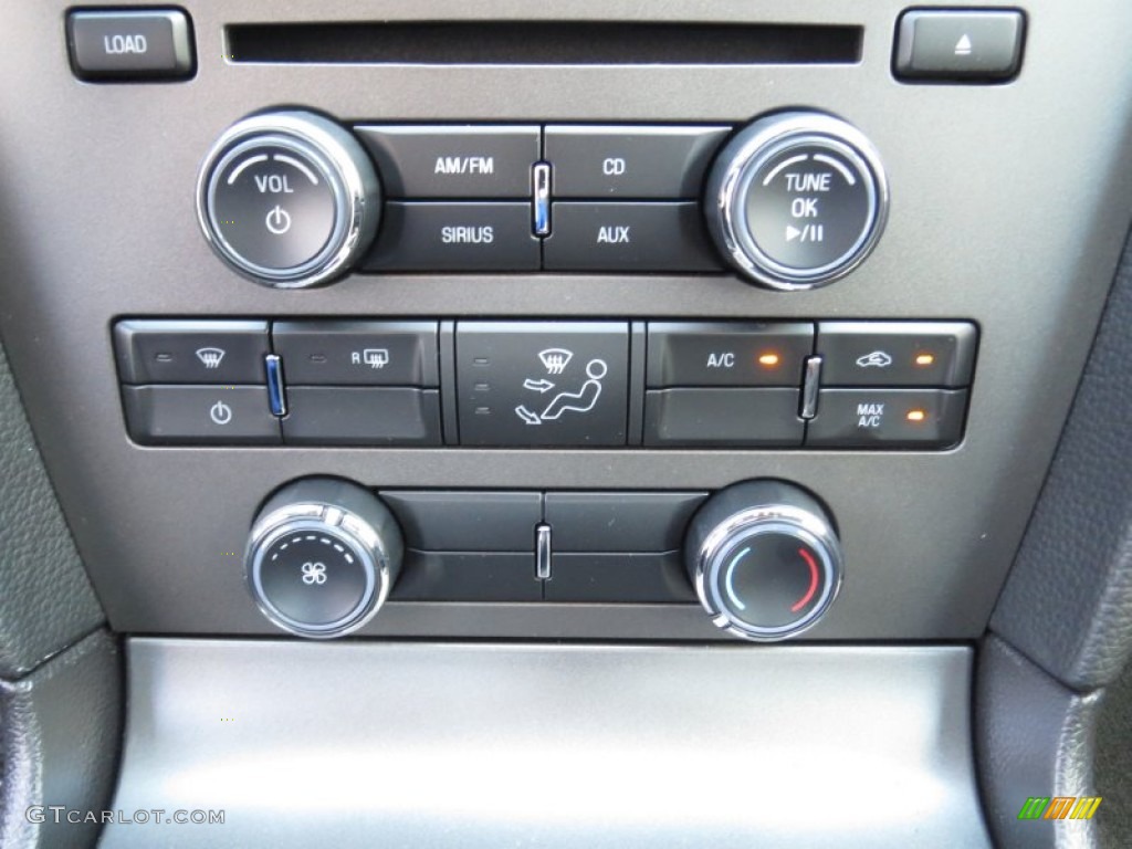 2013 Ford Mustang GT Coupe Controls Photo #72077386