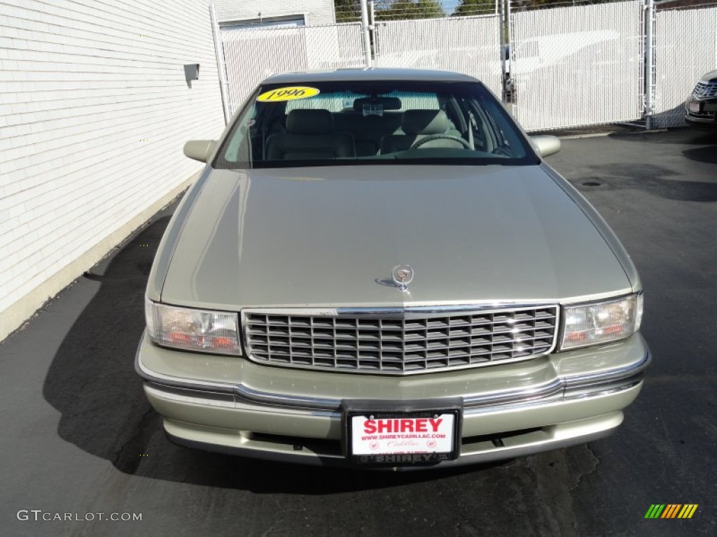 1996 DeVille Sedan - Light Sandrift Metallic / Neutral Shale photo #2