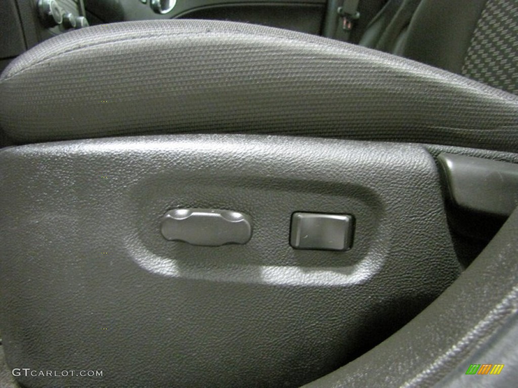 2011 HHR LT - Crystal Red Metallic Tintcoat / Ebony photo #12