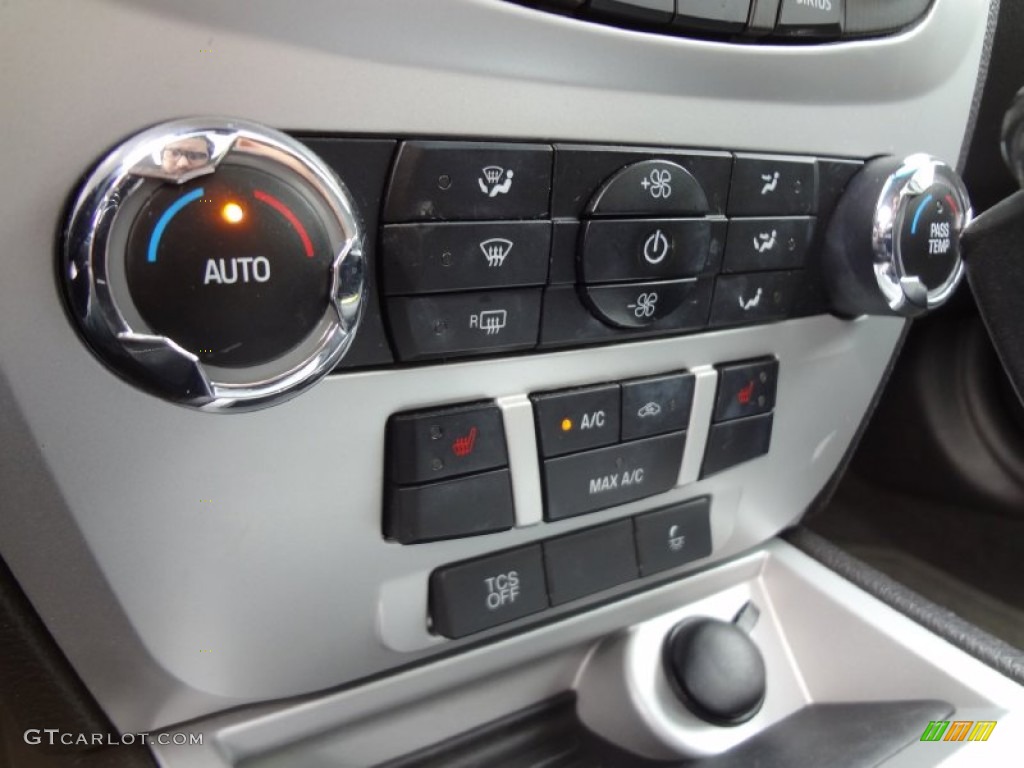 2011 Mercury Milan I4 Premier Controls Photo #72088063
