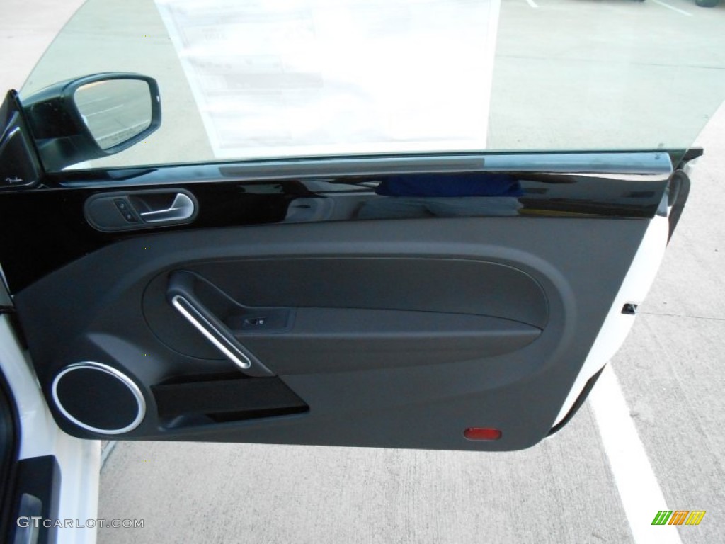 2013 Volkswagen Beetle Turbo Titan Black Door Panel Photo #72091130