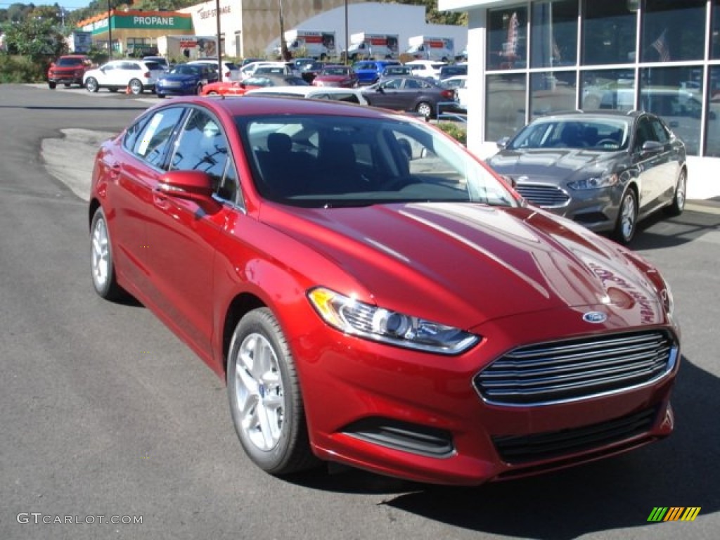 2013 Fusion SE 1.6 EcoBoost - Ruby Red Metallic / Charcoal Black photo #2