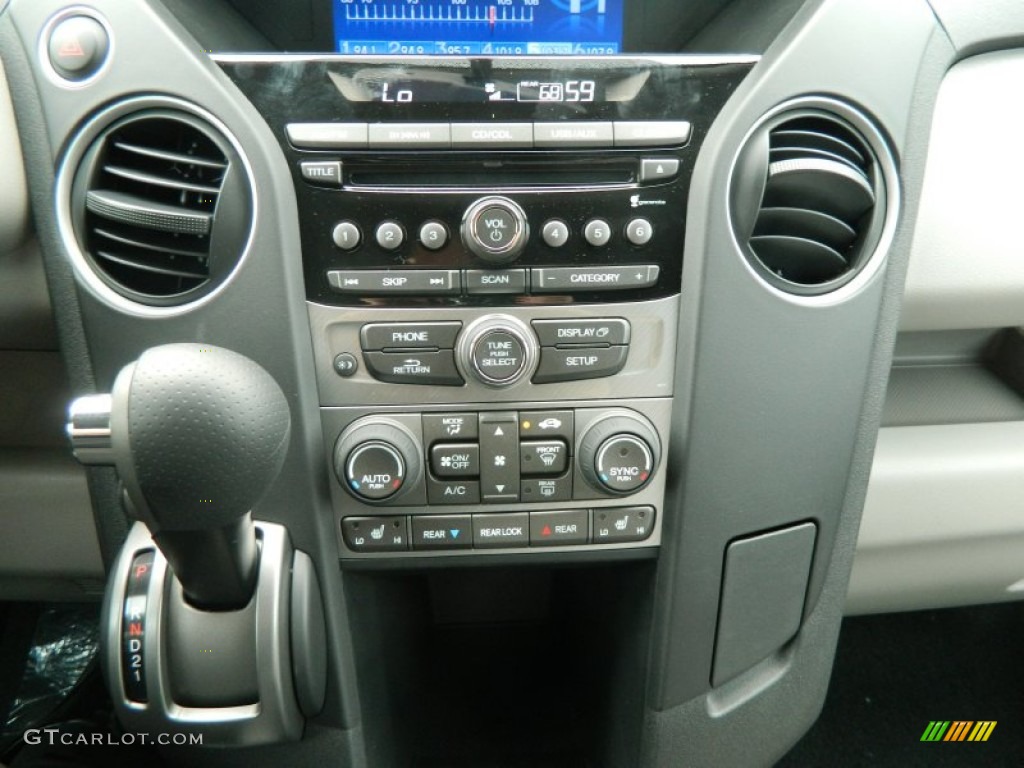 2013 Honda Pilot EX-L Controls Photo #72097078
