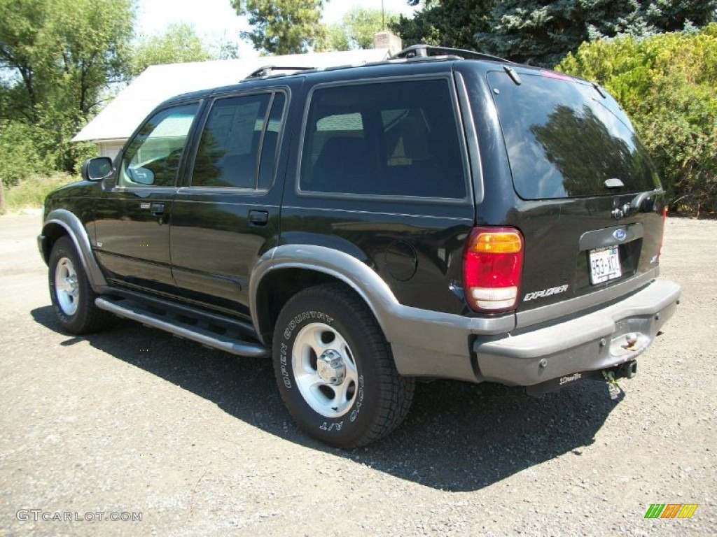 2001 Explorer XLT 4x4 - Black / Dark Graphite photo #4
