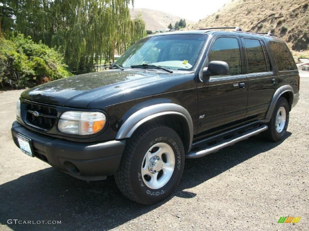 2001 Explorer XLT 4x4 - Black / Dark Graphite photo #5