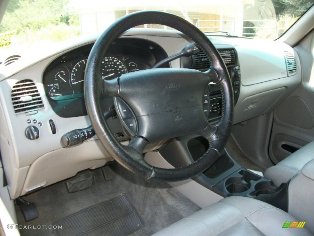 2001 Explorer XLT 4x4 - Black / Dark Graphite photo #7