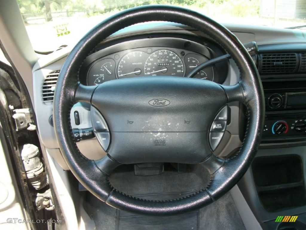 2001 Ford Explorer XLT 4x4 Dark Graphite Steering Wheel Photo #72098614