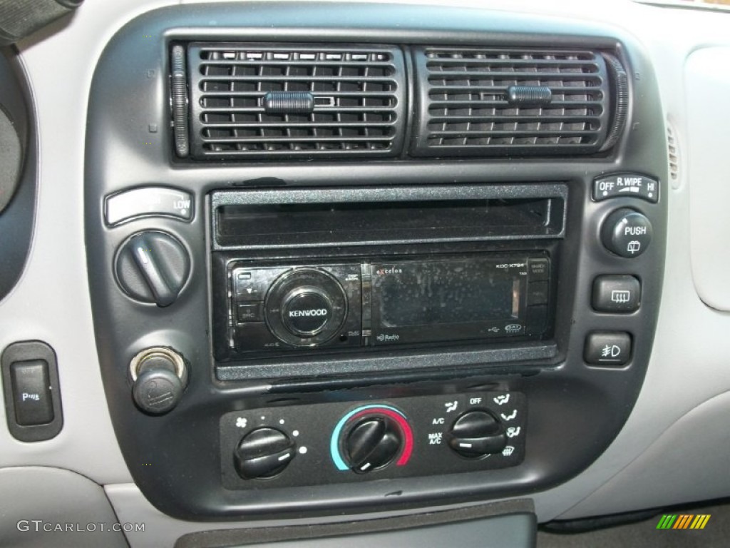 2001 Explorer XLT 4x4 - Black / Dark Graphite photo #14