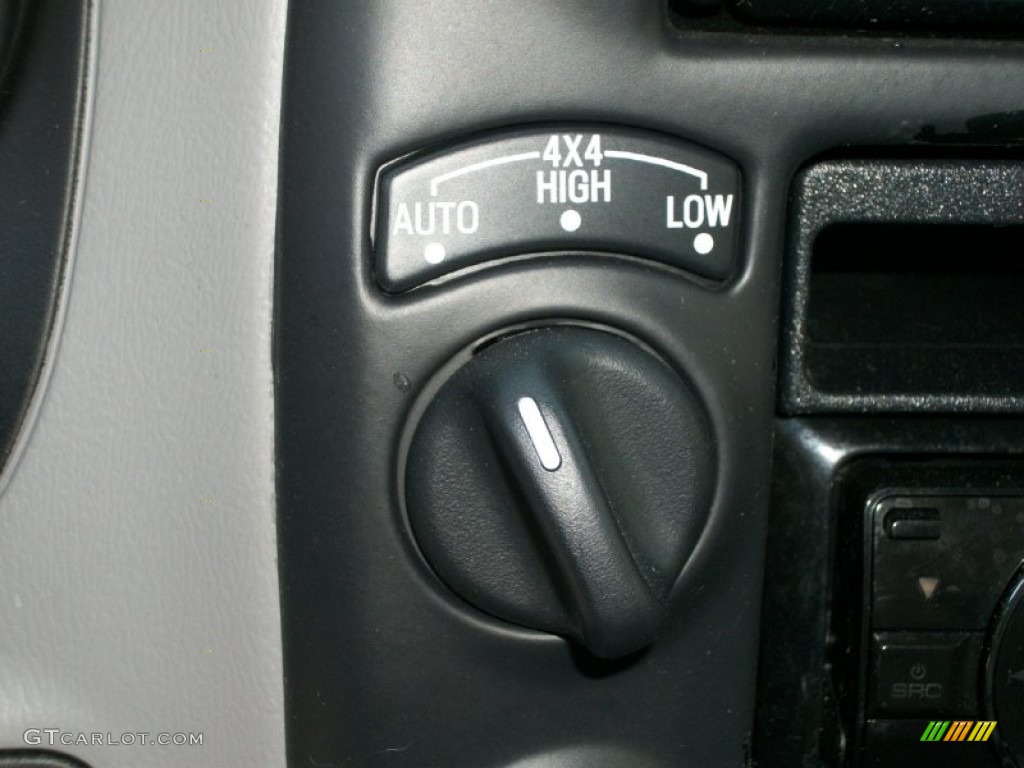 2001 Ford Explorer XLT 4x4 Controls Photo #72098689