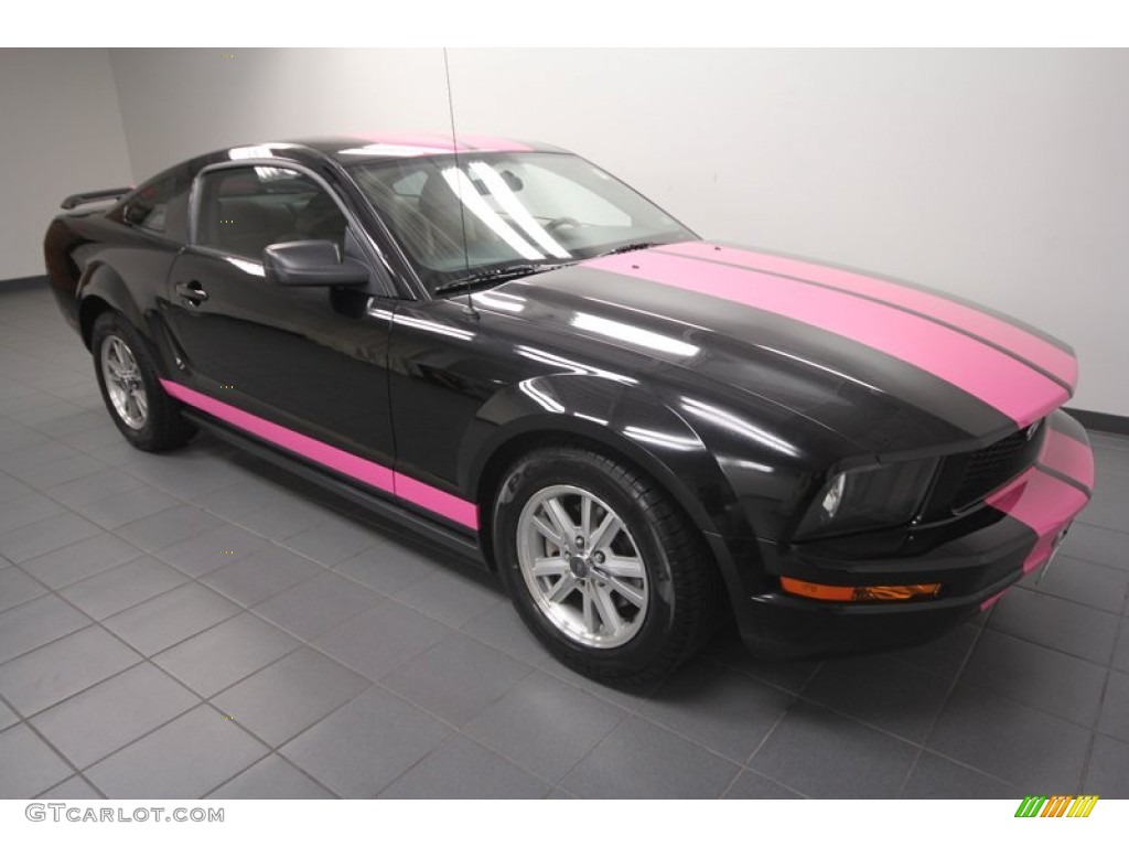 2005 Mustang V6 Premium Coupe - Black / Medium Parchment photo #8